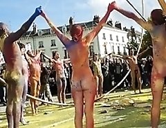 Girls play nude pussies for hunter