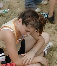 Girls on vacations in downblouse pictures