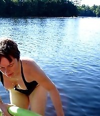 Babes in tiny bikinis proudly shaking tits