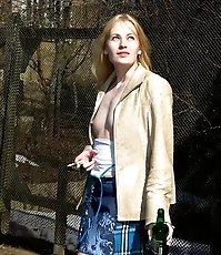 Nice teen sunbathing and peeing